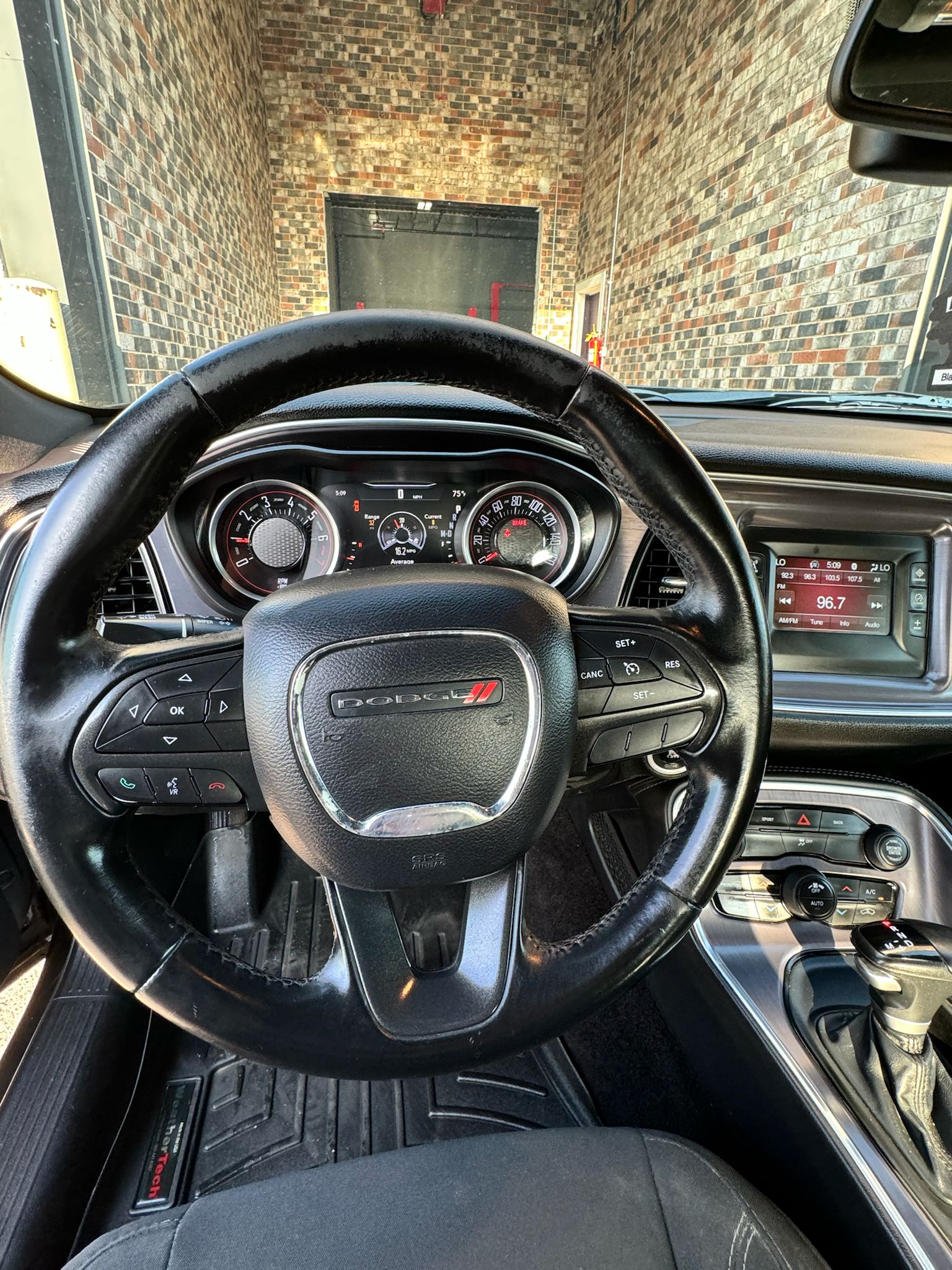 
								2016 Dodge Challenger SXT full									