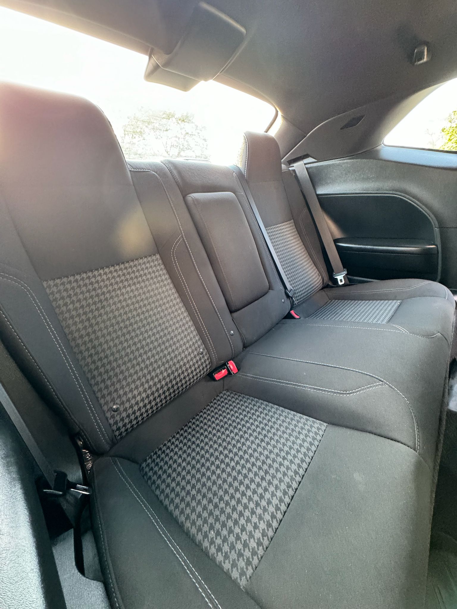 
								2016 Dodge Challenger SXT full									